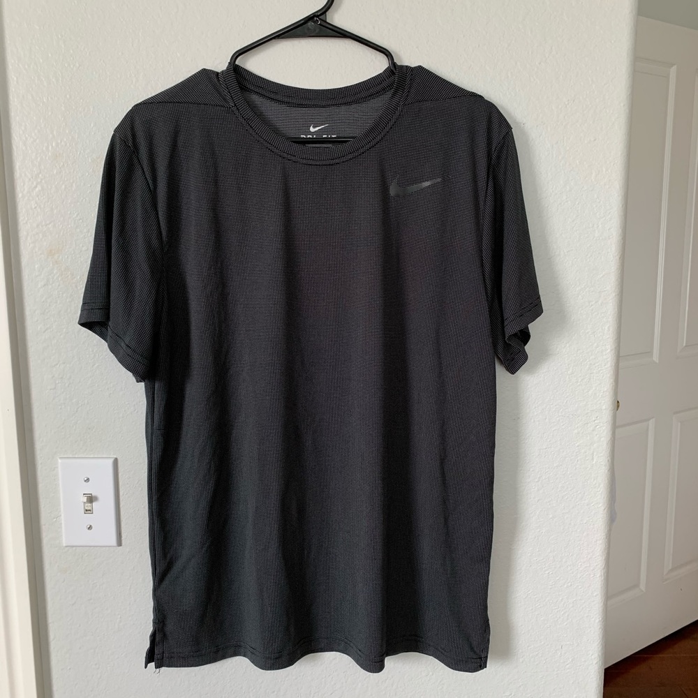 Men’s Nike shirt